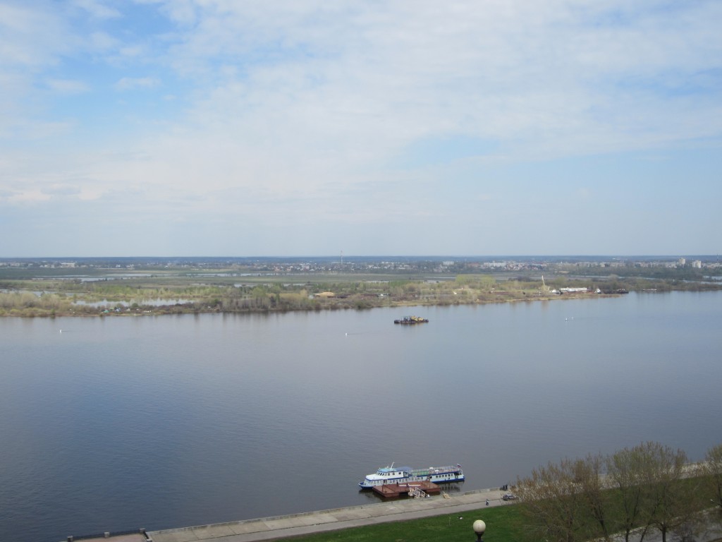 Una panorámica a pleno día en Nizhni Novgorod